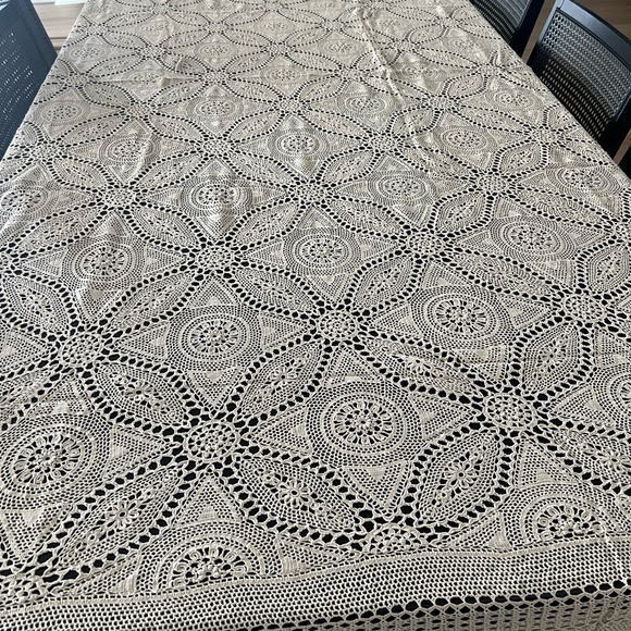 Vintage Large crochet Bed Cover or Tablecloth - Picture 2 of 3